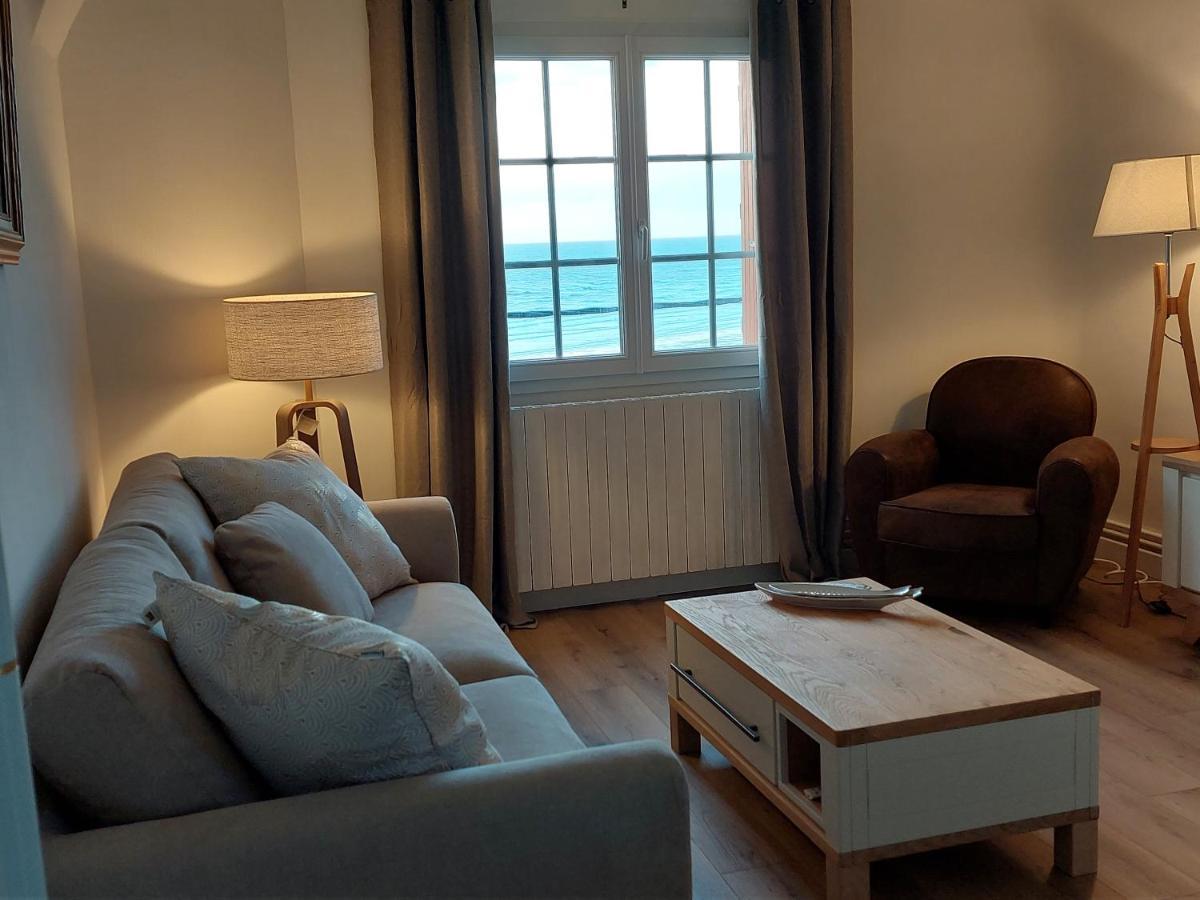 Au Gre Des Marees 2 Appartement Face A La Mer 2Eme Etage Ault Exterior photo